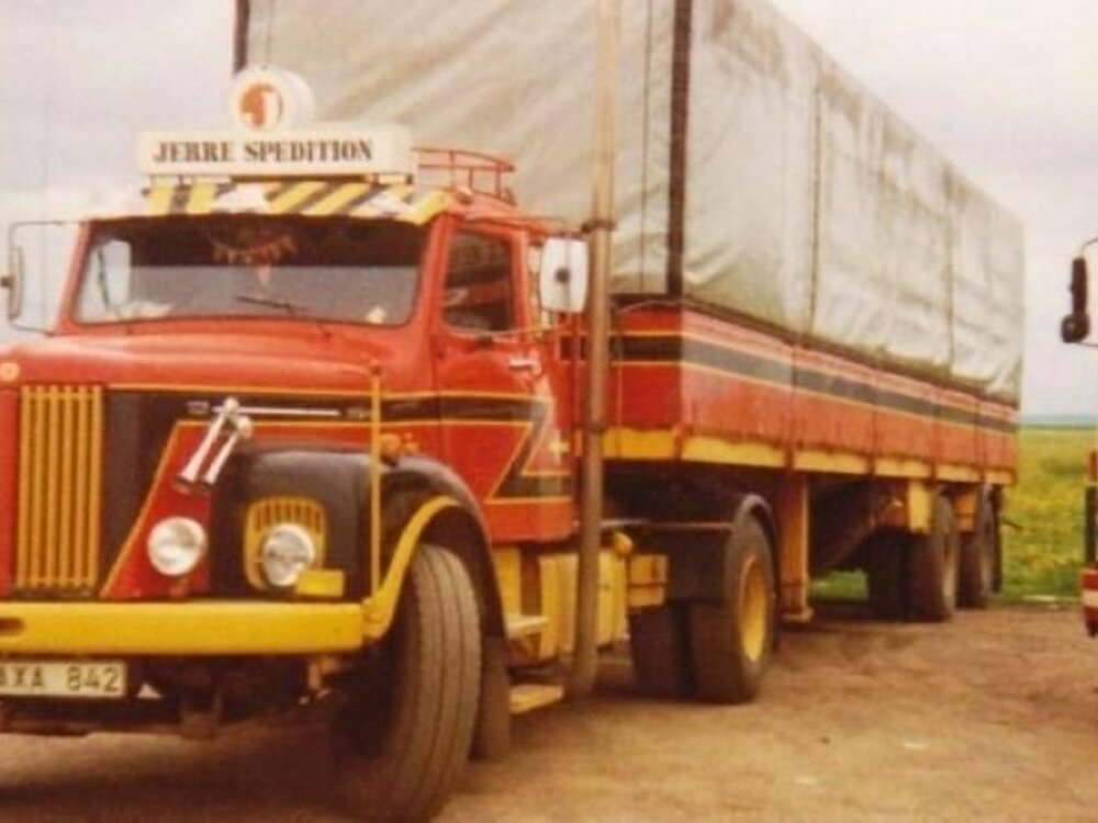 Tekno Tekno Scania Vabis with 2-axle classic tilt trailer STJARNSTROMS