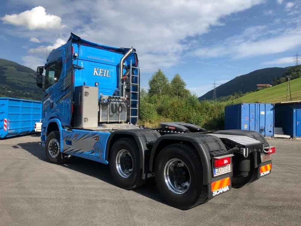 Tekno Tekno Scania Next Gen S-serie 6x2 with 4-axle Goldhofer lowloader KEIL