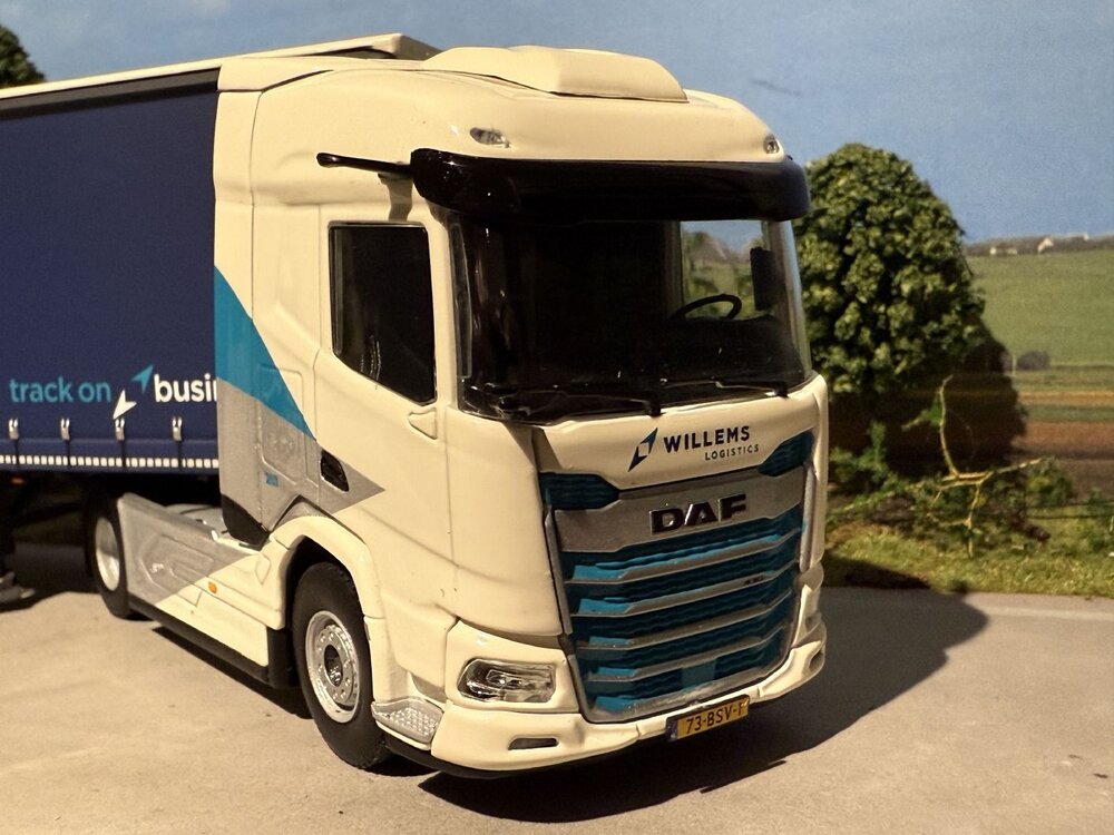 WSI WSI DAF XF SH 4x2 met 3-as schuifzeilen oplegger WILLEMS LOGISTICS