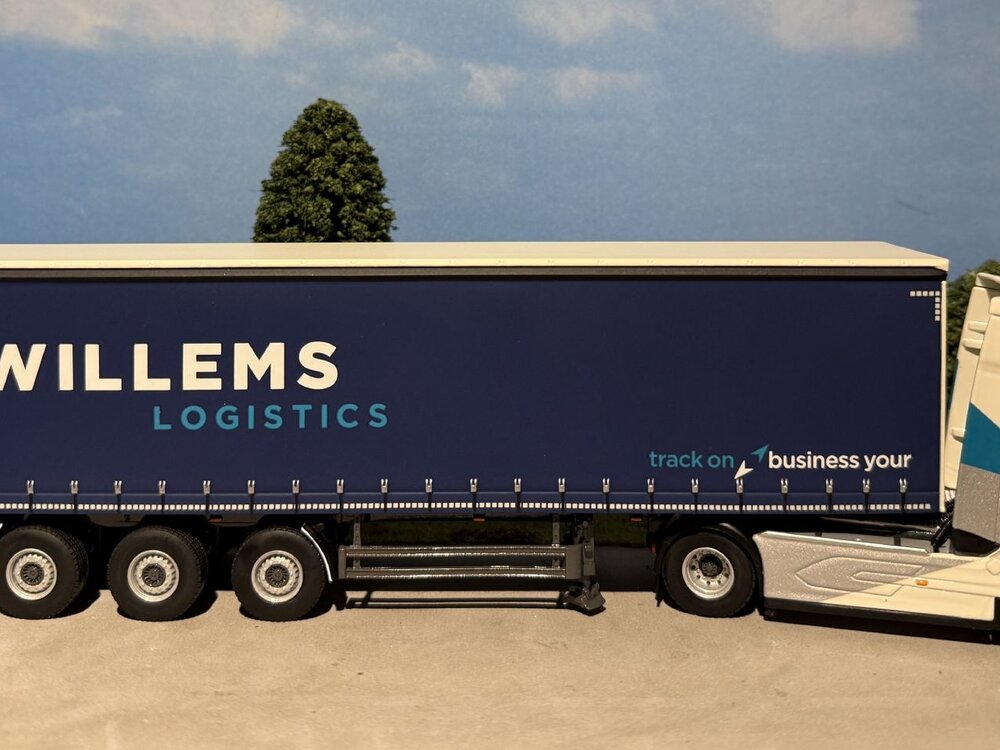 WSI WSI DAF XF SH 4x2 met 3-as schuifzeilen oplegger WILLEMS LOGISTICS