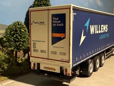 WSI WSI DAF XF SH 4x2 met 3-as schuifzeilen oplegger WILLEMS LOGISTICS