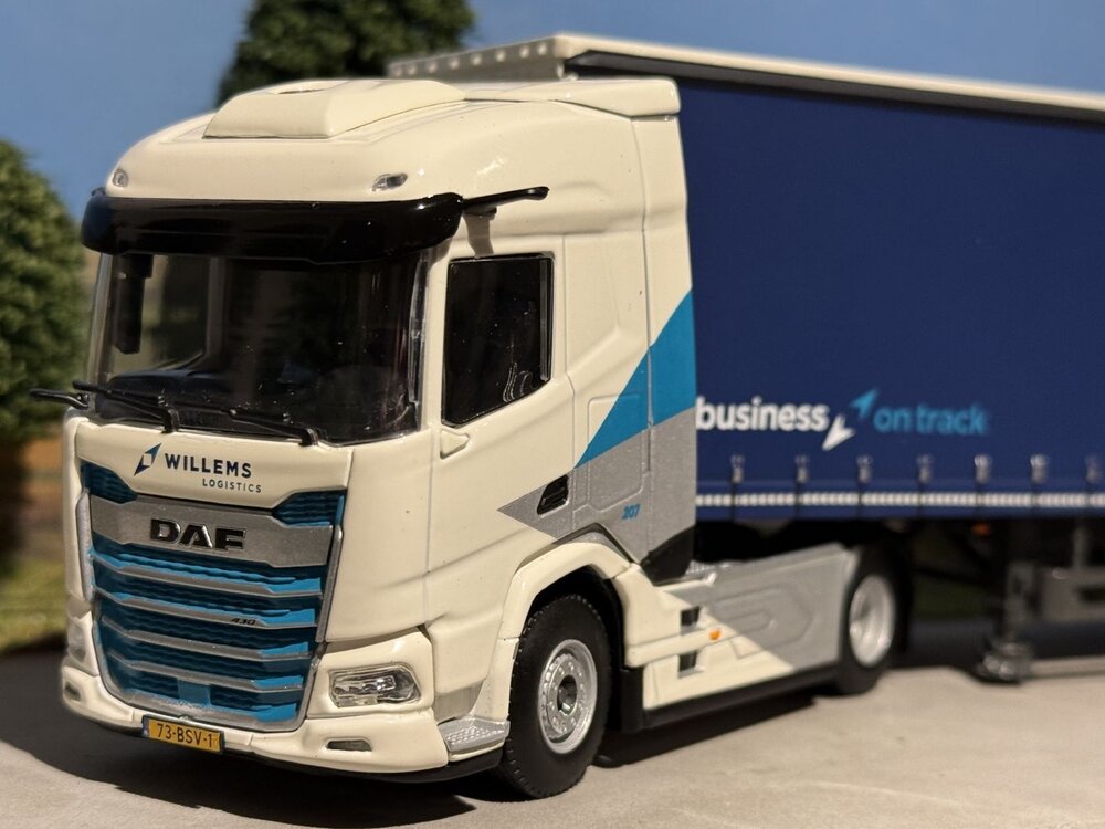 WSI WSI DAF XF SH 4x2 met 3-as schuifzeilen oplegger WILLEMS LOGISTICS
