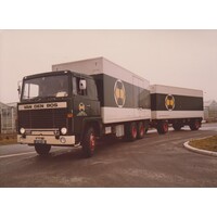 Tekno Scania 141 motorwagen met aanhanger VAN DEN BOS