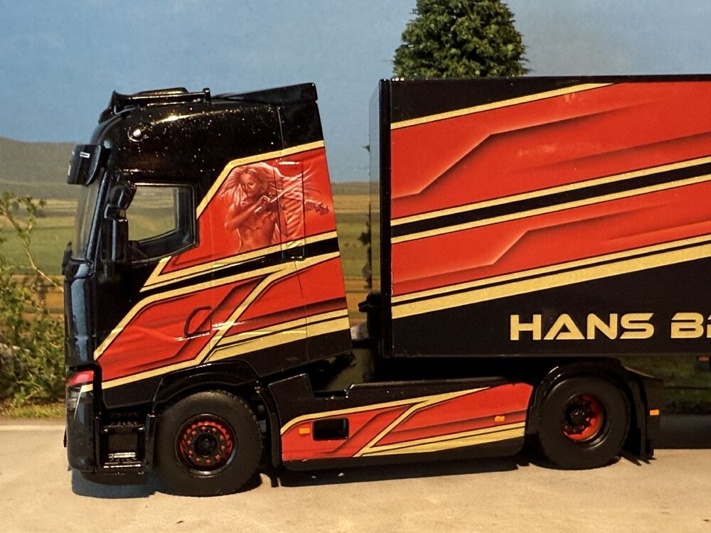 WSI WSI Renault trucks T High 4x2 with 2-axle box trailer HANS BROLSMA