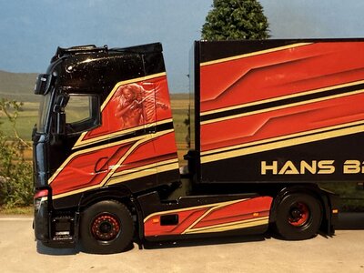 WSI WSI Renault trucks T High 4x2 with 2-axle box trailer HANS BROLSMA