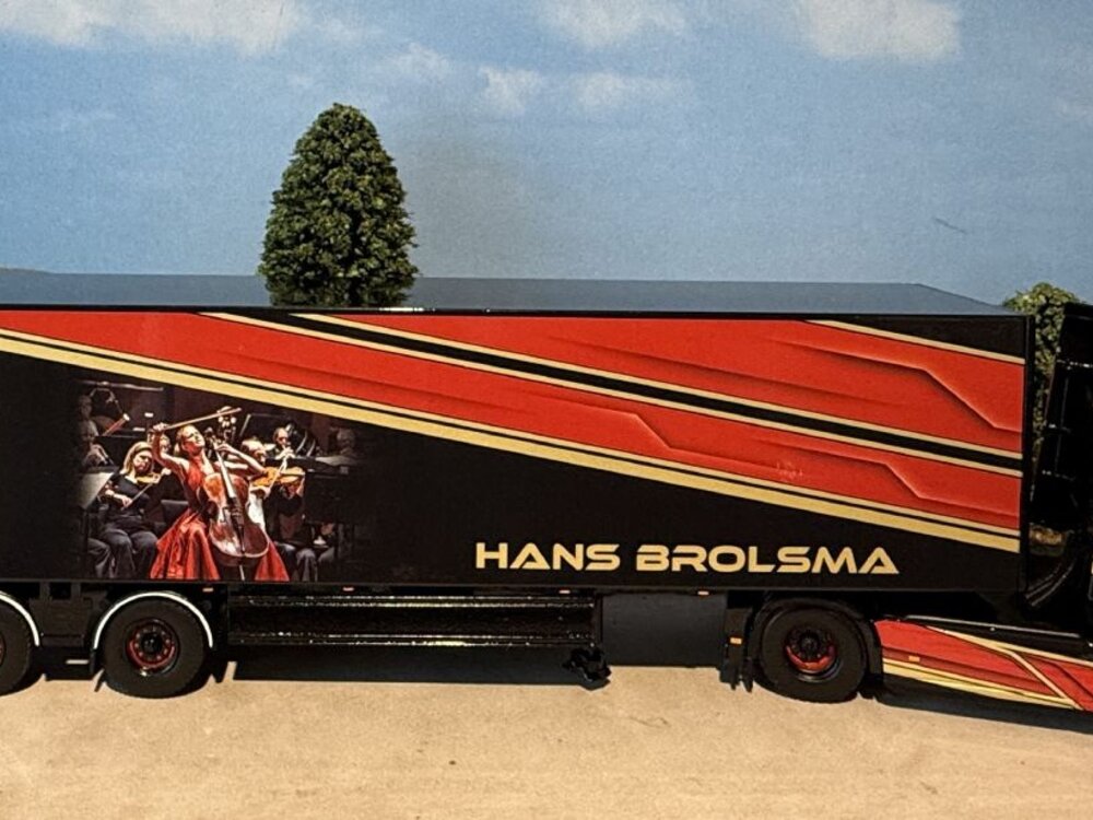 WSI WSI Renault trucks T High 4x2 with 2-axle box trailer HANS BROLSMA