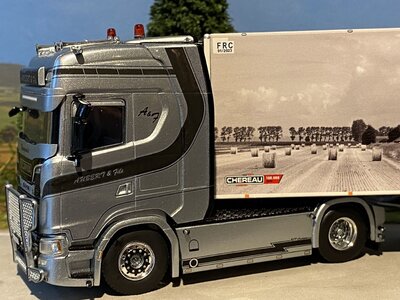 WSI WSI  Scania S Highline 4x2  with reefer trailer 3-axle AUBERT & FILS
