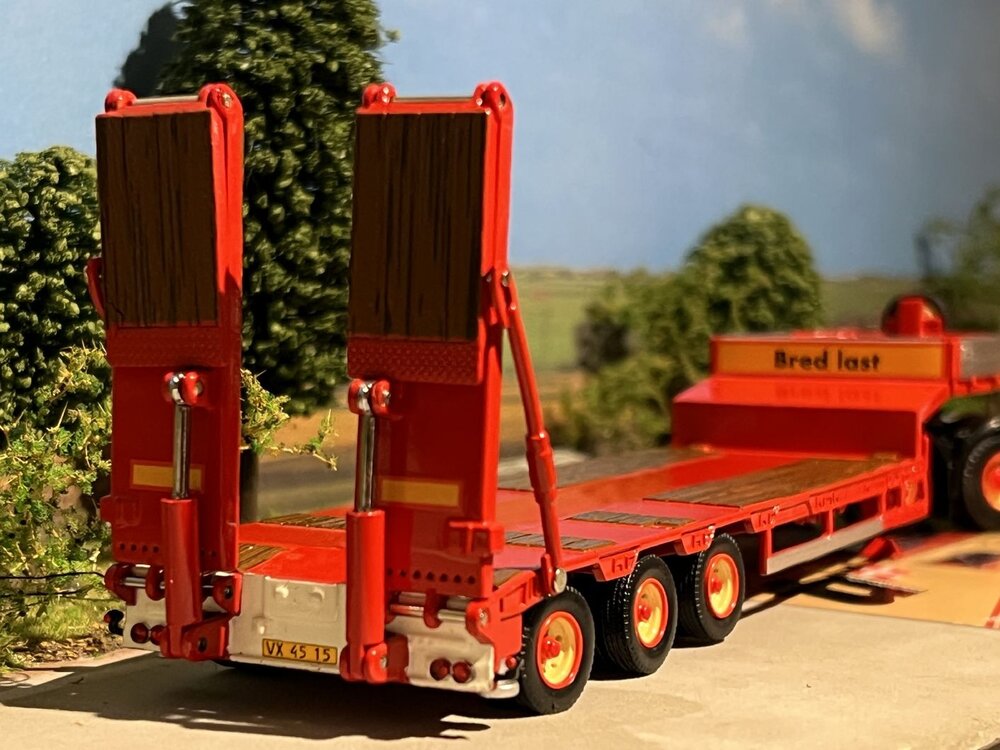 Tekno Tekno Volvo FH12 6x2 with 3-axle low loader TORBEN RAFN