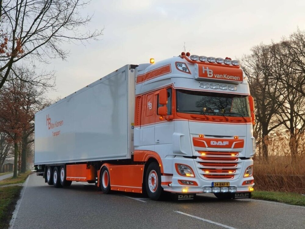 WSI WSI DAF XF Super Space Cab 4x2 + 3-axle reefer trailer H.B. VAN KOMEN
