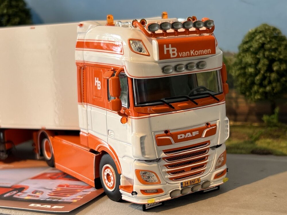 WSI WSI DAF XF Super Space Cab 4x2 + 3-axle reefer trailer H.B. VAN KOMEN