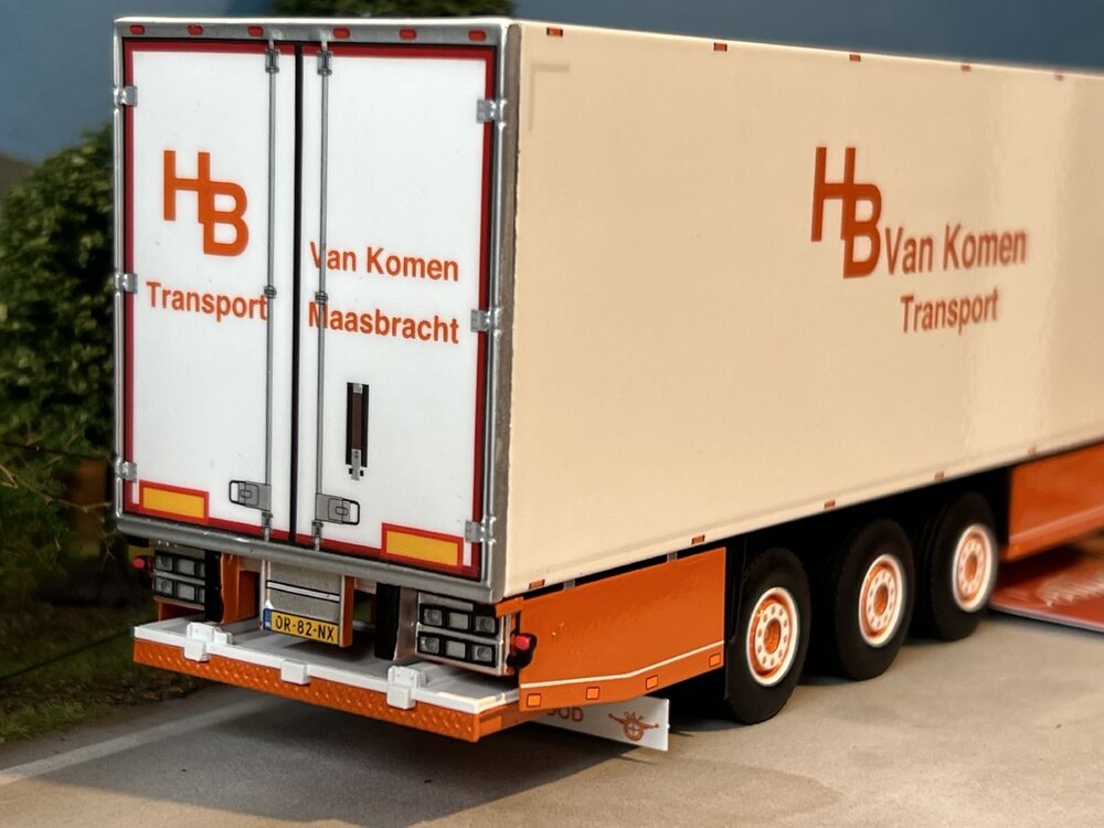 WSI WSI DAF XF Super Space Cab 4x2 + 3-axle reefer trailer H.B. VAN KOMEN