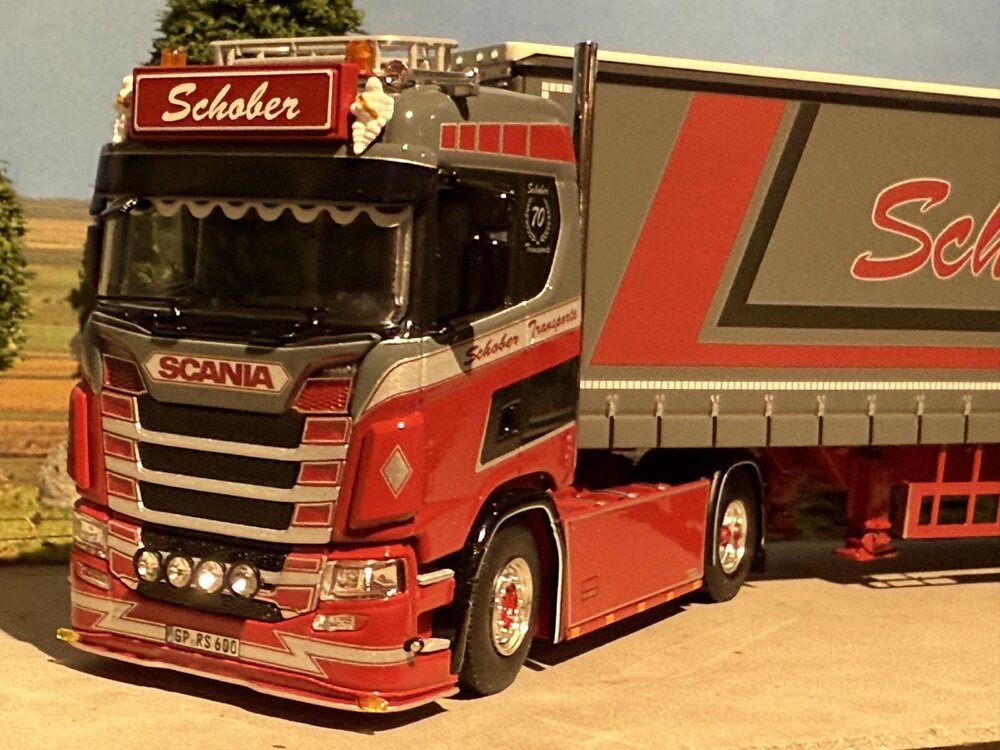 WSI WSI Scania S Normal 4x2 with 3-axle curtainside trailer SCHOBER