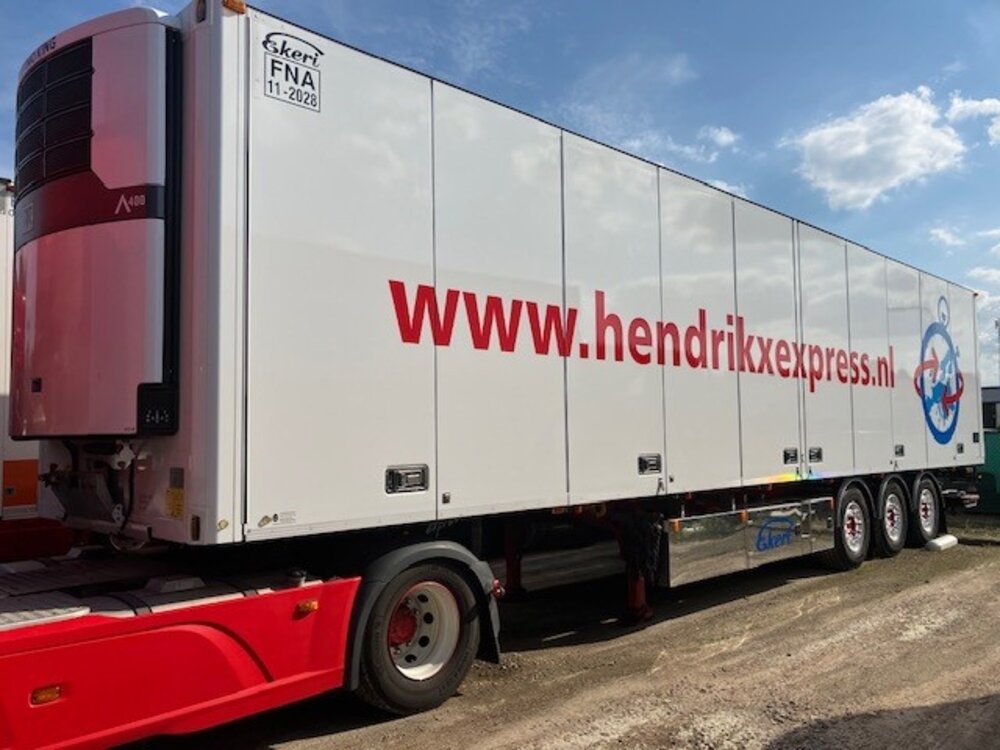 Tekno Tekno Scania NGS 530 4x2 trekker with 3-axle reefer trailer HENDRIKX EXPRESS