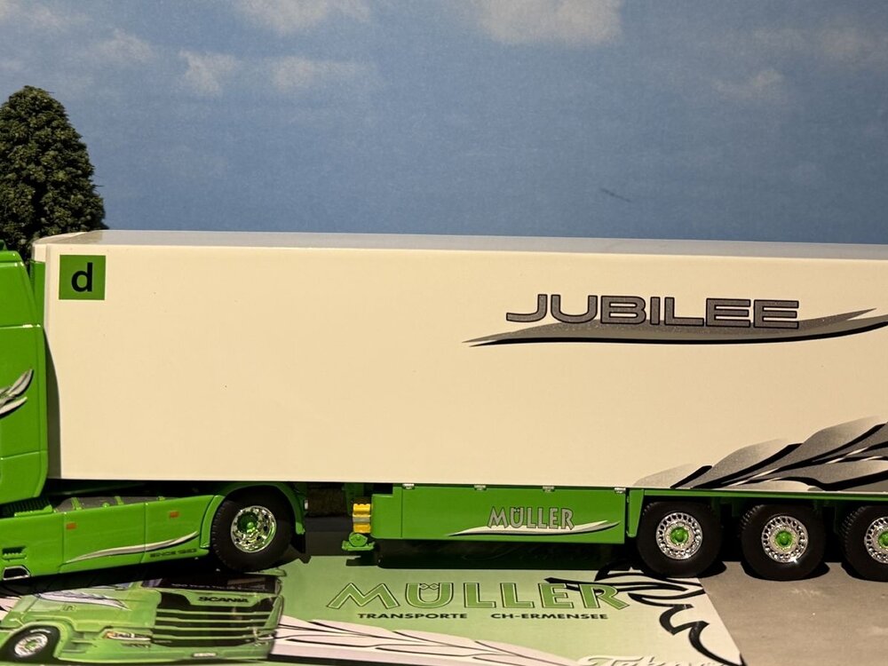 Tekno Tekno Scania Next Gen R-Highline with 3-axle reefer trailer  MULLER (100 Jahr)