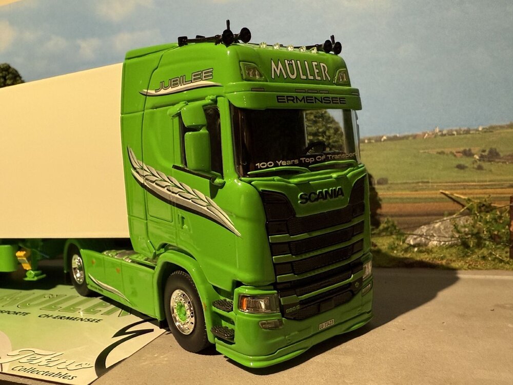 Tekno Tekno Scania Next Gen R-Highline with 3-axle reefer trailer  MULLER (100 Jahr)