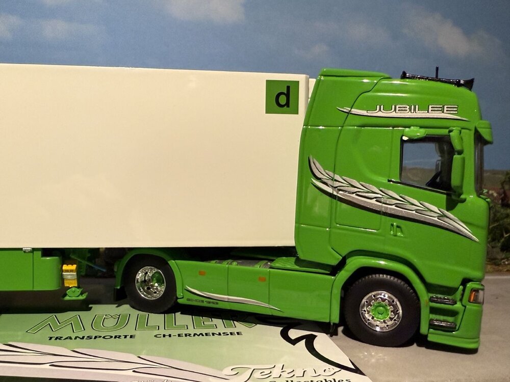 Tekno Tekno Scania Next Gen R-Highline with 3-axle reefer trailer  MULLER (100 Jahr)
