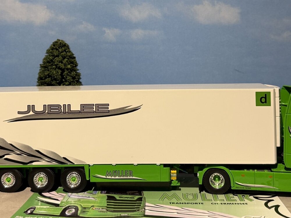 Tekno Tekno Scania Next Gen R-Highline with 3-axle reefer trailer  MULLER (100 Jahr)