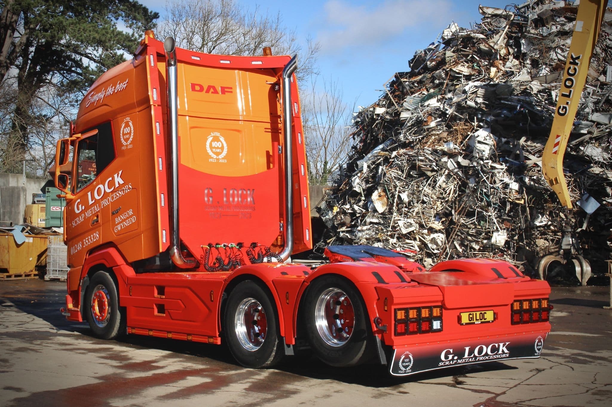 WSI DAF XG+ 6X2 with 3-axle tipper trailer G-LOCK METAL WSI DAF XG+ 6X2 with 3-axle tipper trailer G-LOCK METAL