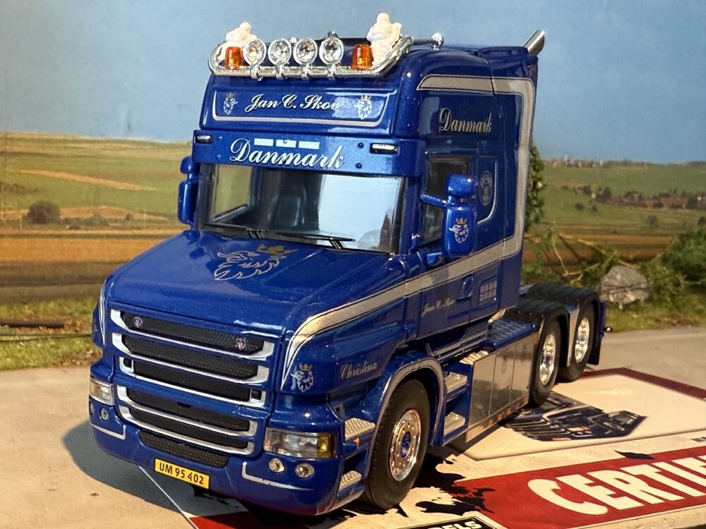 WSI WSI SCANIA T6 Torpedo Topline 6x2 tag axle JAN C SKOV