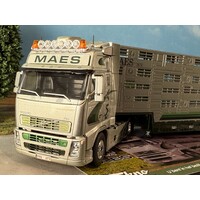 Tekno Volvo FH02 Globetrotter with 3-axle livestock trailer MAES