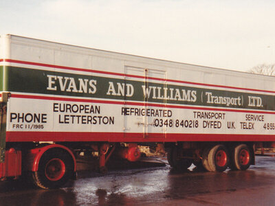 WSI WSI DAF 2800 4x2 met 2-as classic koeloplegger EVANS & WILLIAMS