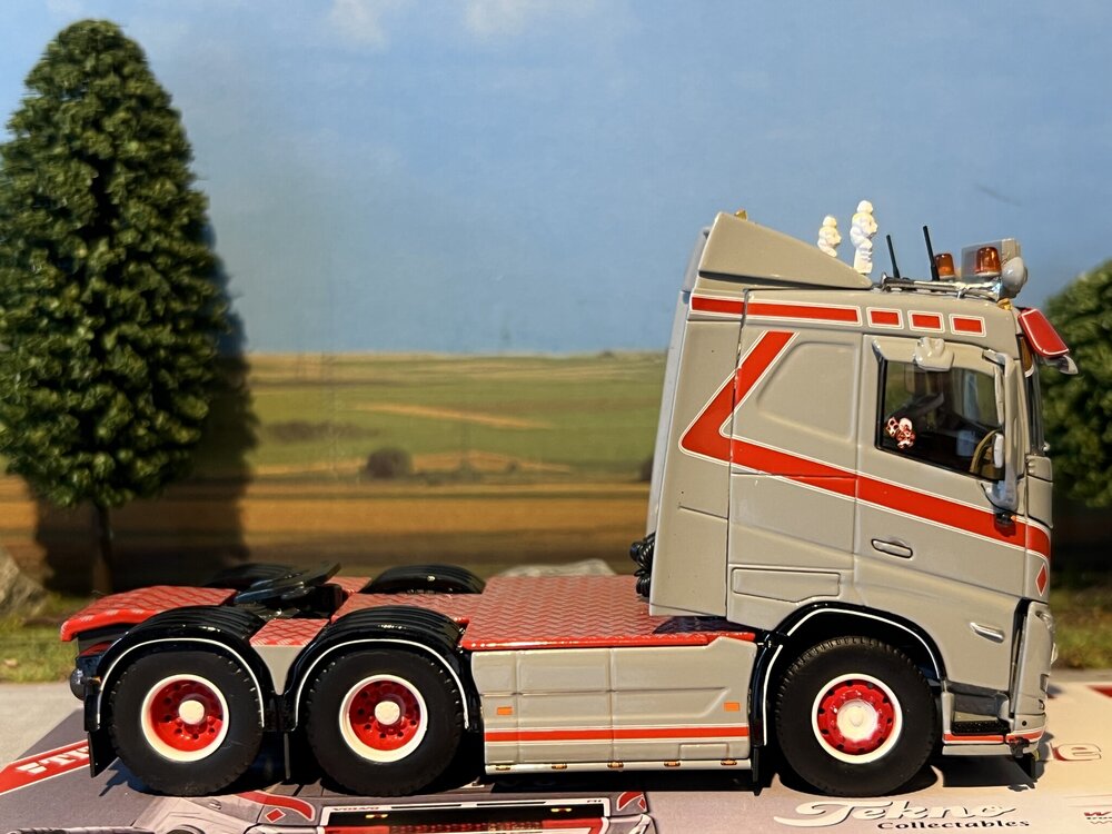 Tekno Tekno Volvo FH05 sleeper cab 6x2 MICHIEL DE ROY