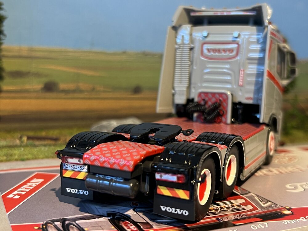 Tekno Tekno Volvo FH05 sleeper cab 6x2 MICHIEL DE ROY