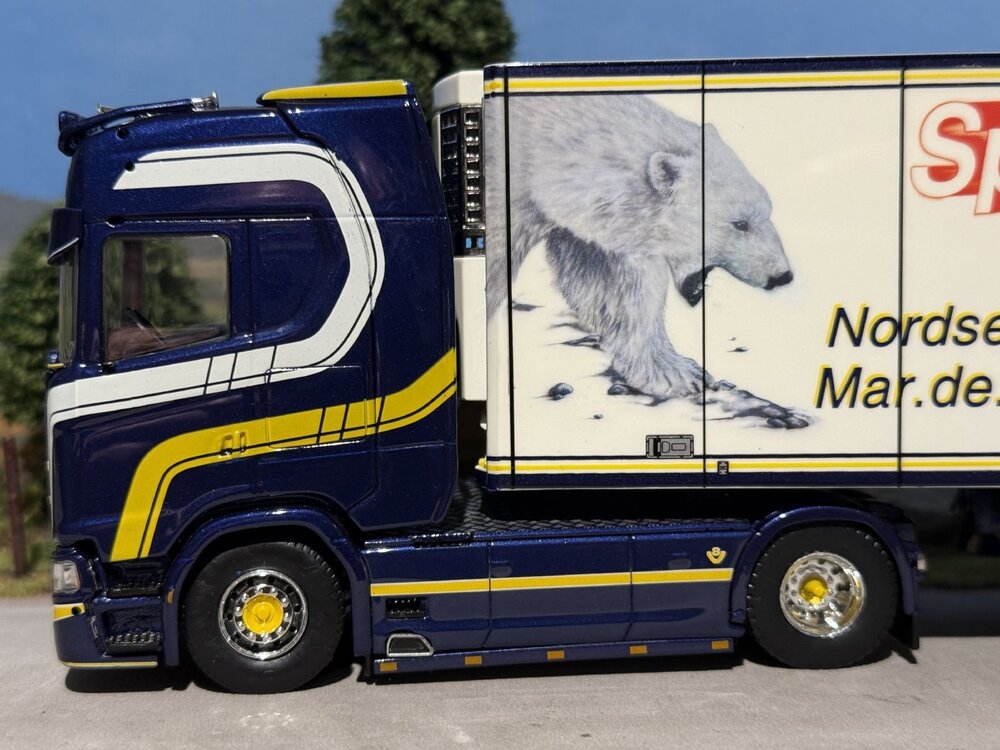 Tekno Tekno Scania Next Gen Highline 770S 4x2 with reefer trailer SPRING