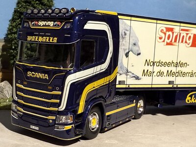 Tekno Tekno Scania Next Gen Highline 770S 4x2 with reefer trailer SPRING