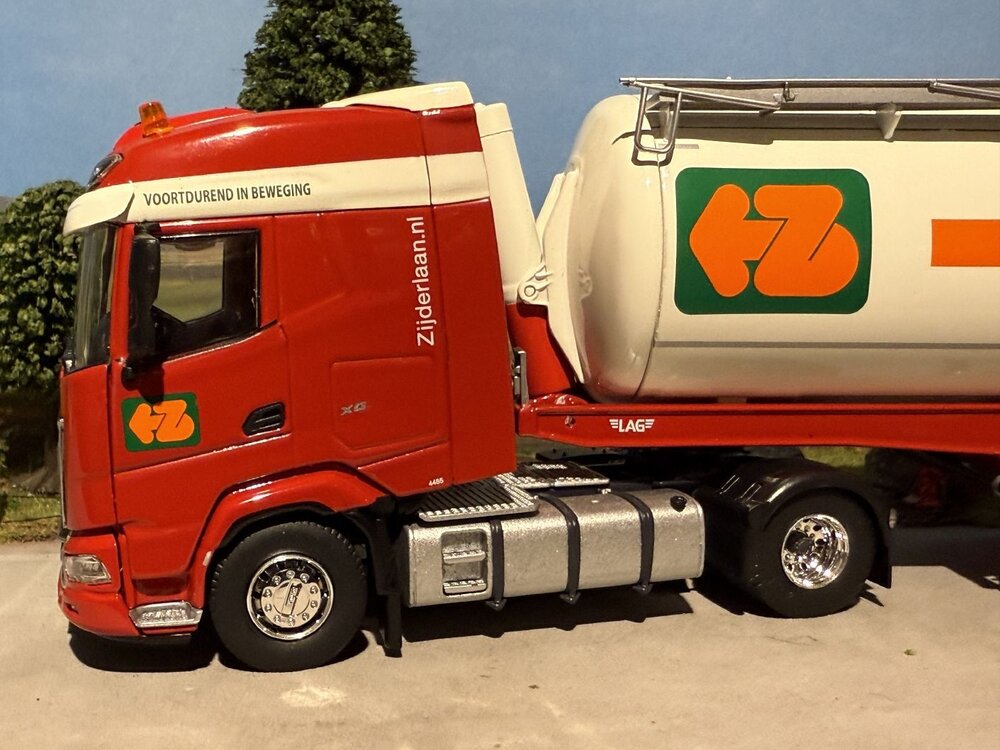 Tekno DAF XG+ with new LAG bulk trailer ZIJDERLAAN