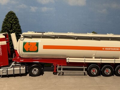 Tekno DAF XG+ with new LAG bulk trailer ZIJDERLAAN
