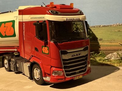Tekno DAF XG+ with new LAG bulk trailer ZIJDERLAAN