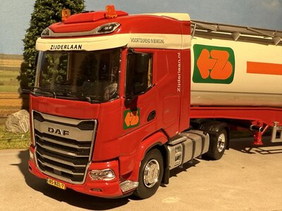 Tekno DAF XG+ with new LAG bulk trailer ZIJDERLAAN