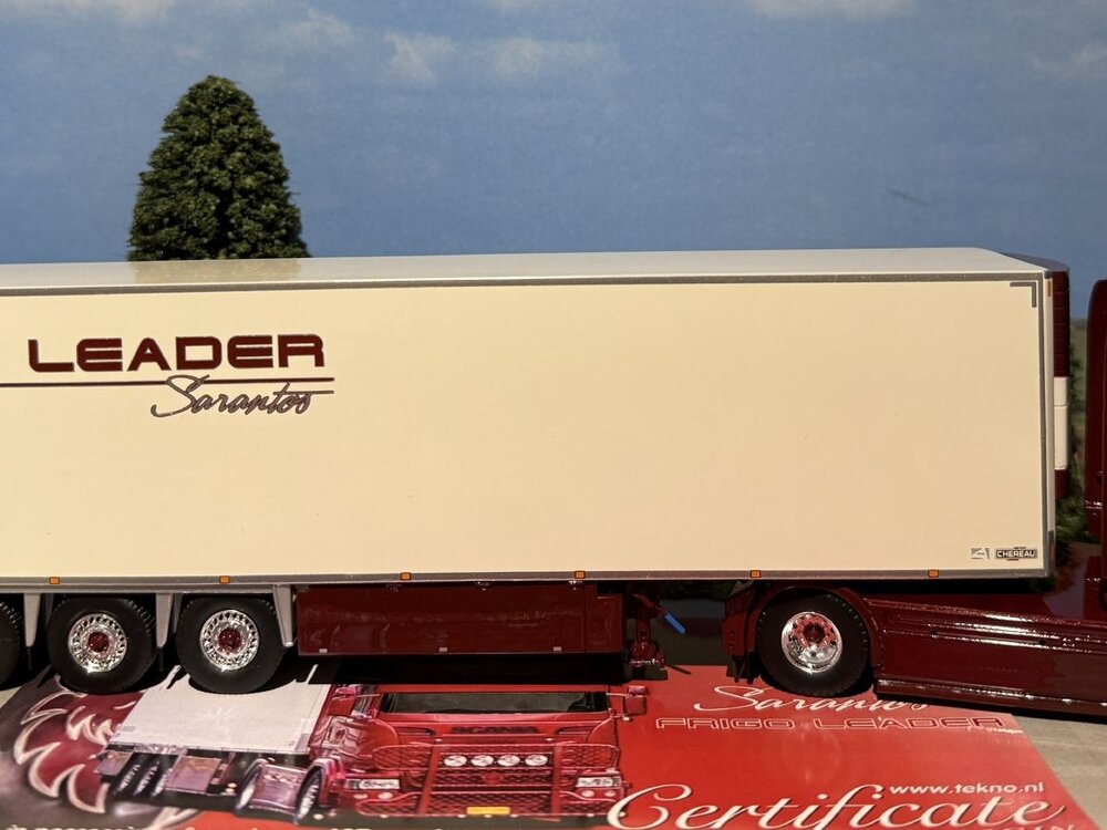Tekno Tekno Scania R-serie Topline 4x2 with 3-axle reefer trailer SARANTOS