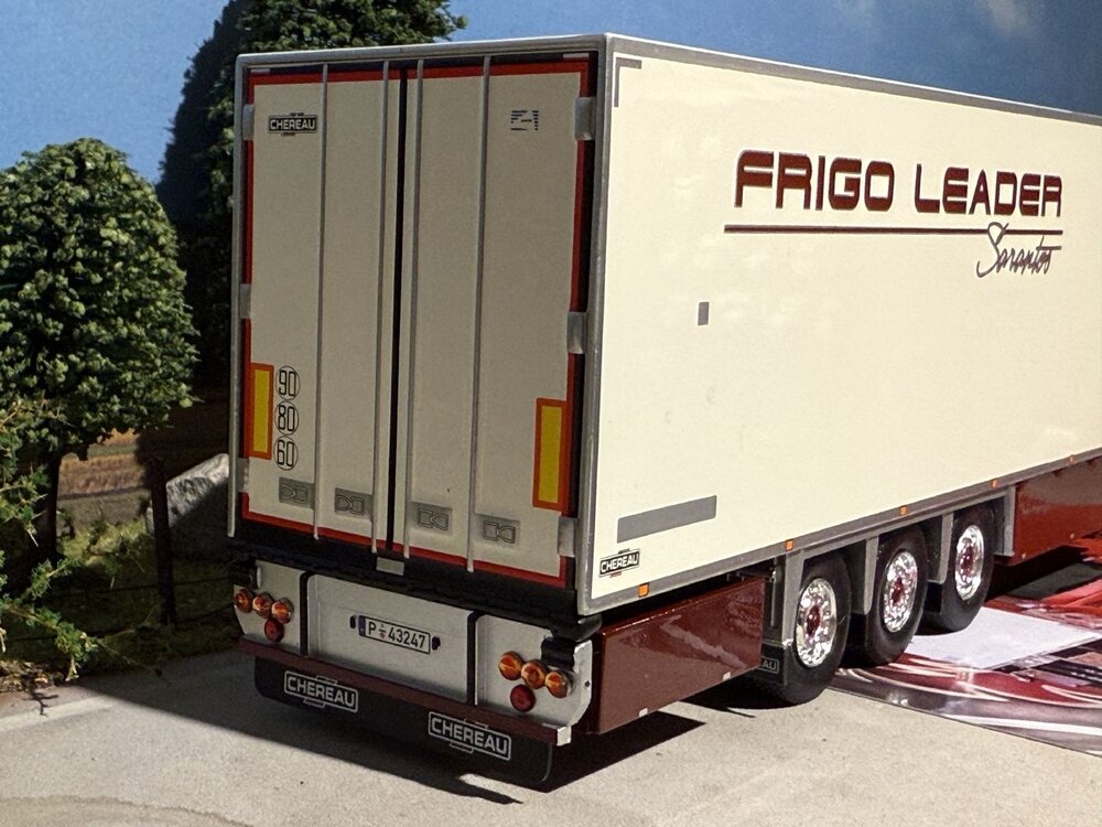 Tekno Tekno Scania R-serie Topline 4x2 with 3-axle reefer trailer SARANTOS
