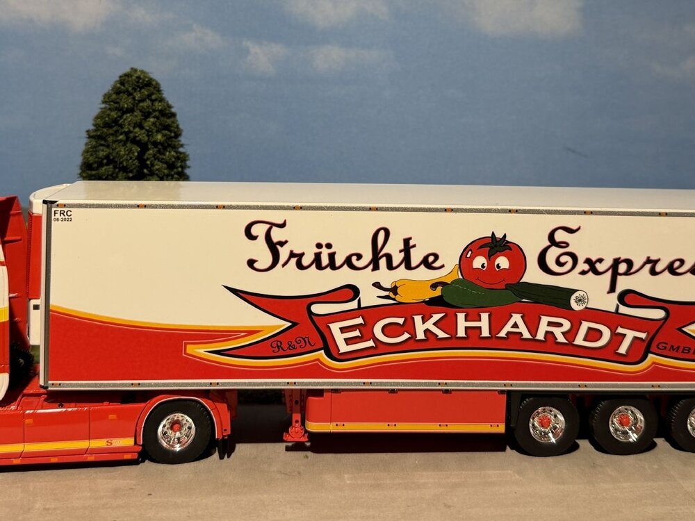 Tekno Tekno Scania Next Gen S-serie 4x2 with 3-axle reefer trailer ECKHARDT