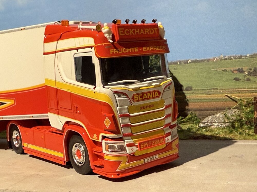 Tekno Tekno Scania Next Gen S-serie 4x2 with 3-axle reefer trailer ECKHARDT