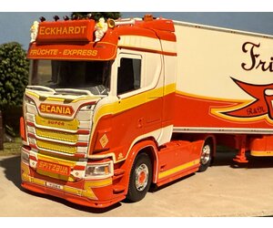 Tekno Scania Next Gen S-serie 4x2 with 3-axle reefer trailer