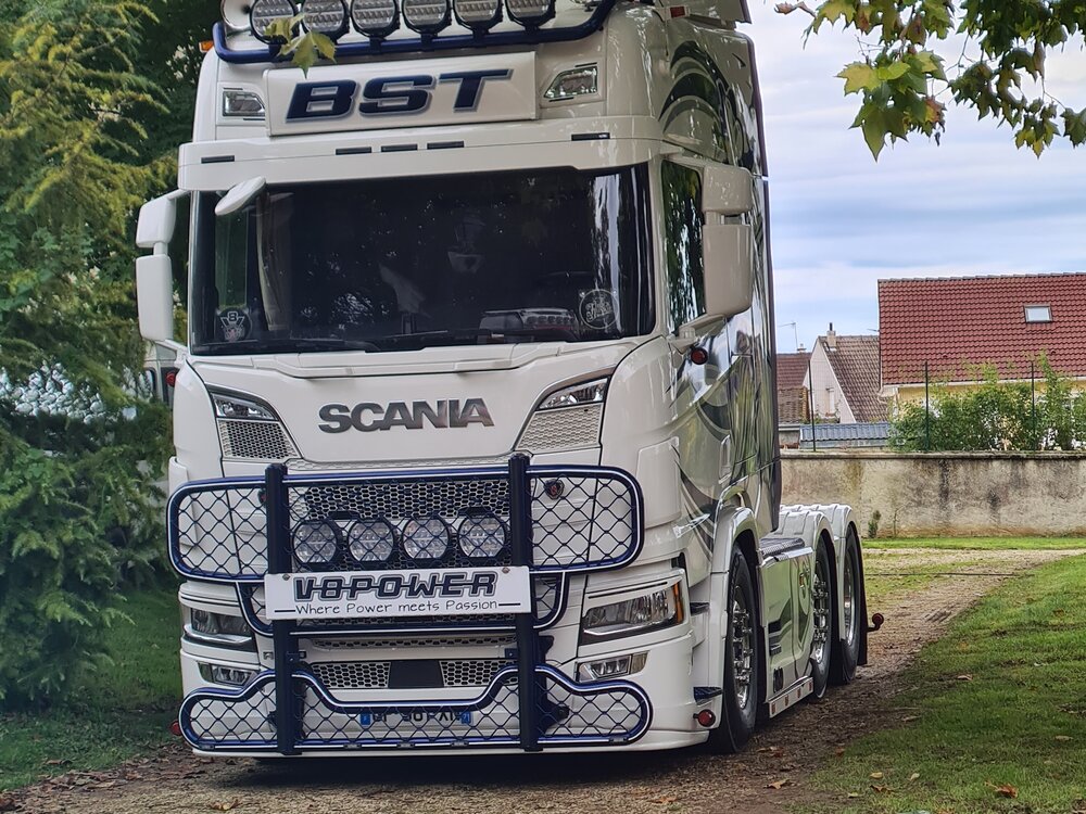 Tekno Tekno Scania Next Gen R Highline 6x2 BST