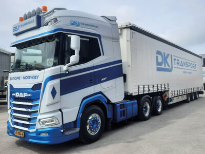 WSI WSI DAF XG+ 6x2 tag axle with 3-axle semi with curtainside trailer DKJ TRANSPORT