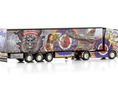 WSI WSI Scania R Highline 4x2 with 3-axle curtainside trailer PLUTA