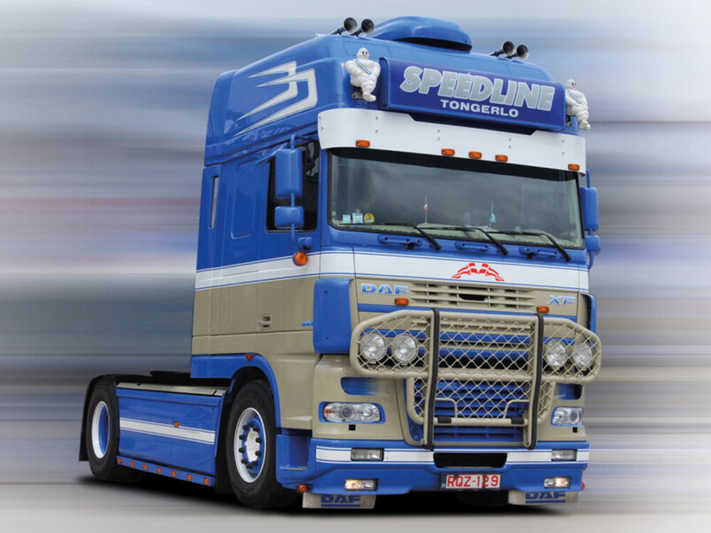 WSI DAF XF MY25 Box Semitrailer M004634 | TRUCKMO.com