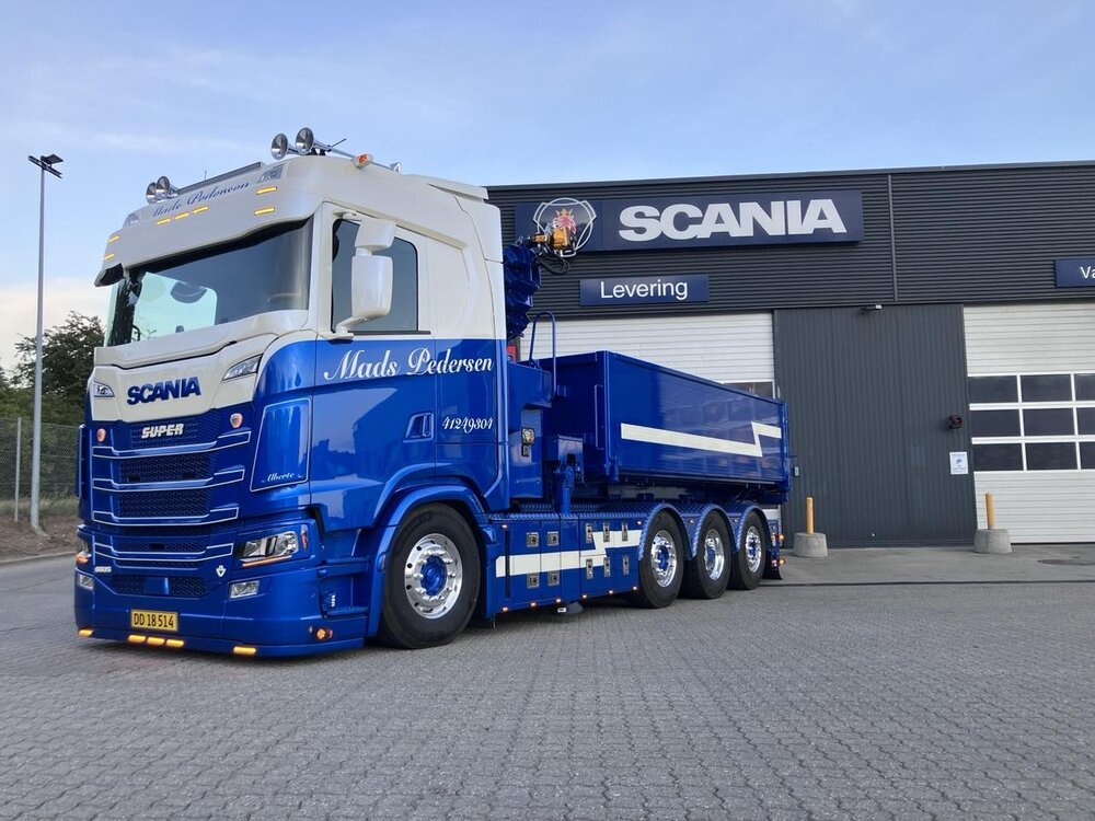 Tekno Tekno Scania Next Gen 660S-V8 with HMF crane + opentop container MADS PEDERSEN