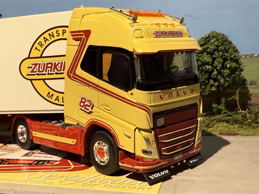 Tekno Tekno Volvo FH05 Globetrotter XL with 3-axle reefer trailer ZURKIRCHEN FERNFAHRER