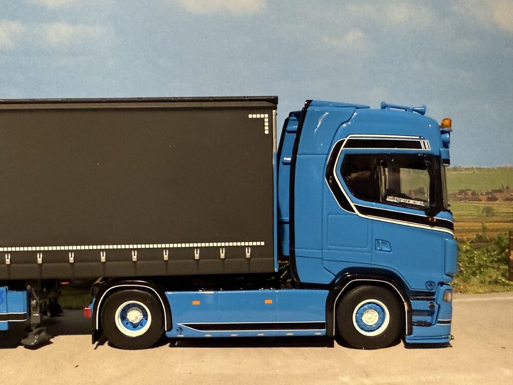 WSI WSI Scania S Highline 4x2 with 3-axle curtainside trailer ARGMAN S.R.O.