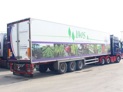 WSI WSI DAF XG+ 6x2 with 3-axle Chereau reefer trailer HARRISONS PRESTON