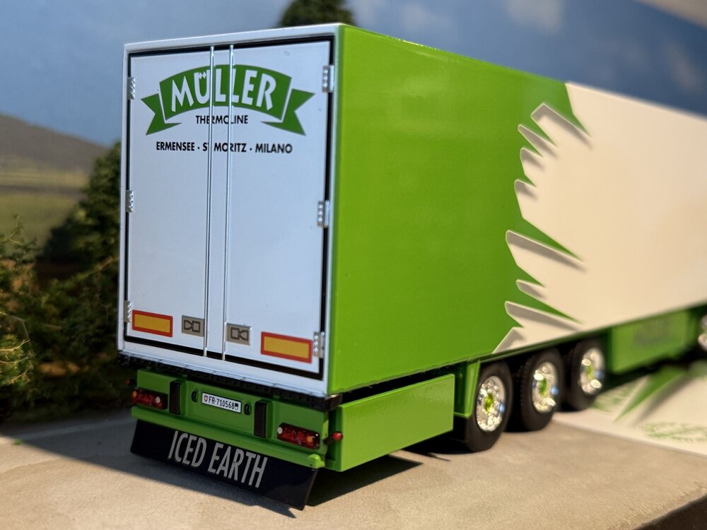Tekno Tekno Scania Next Gen Highline with 3-axle reefer trailer MULLER "ITALIAN STYLE"