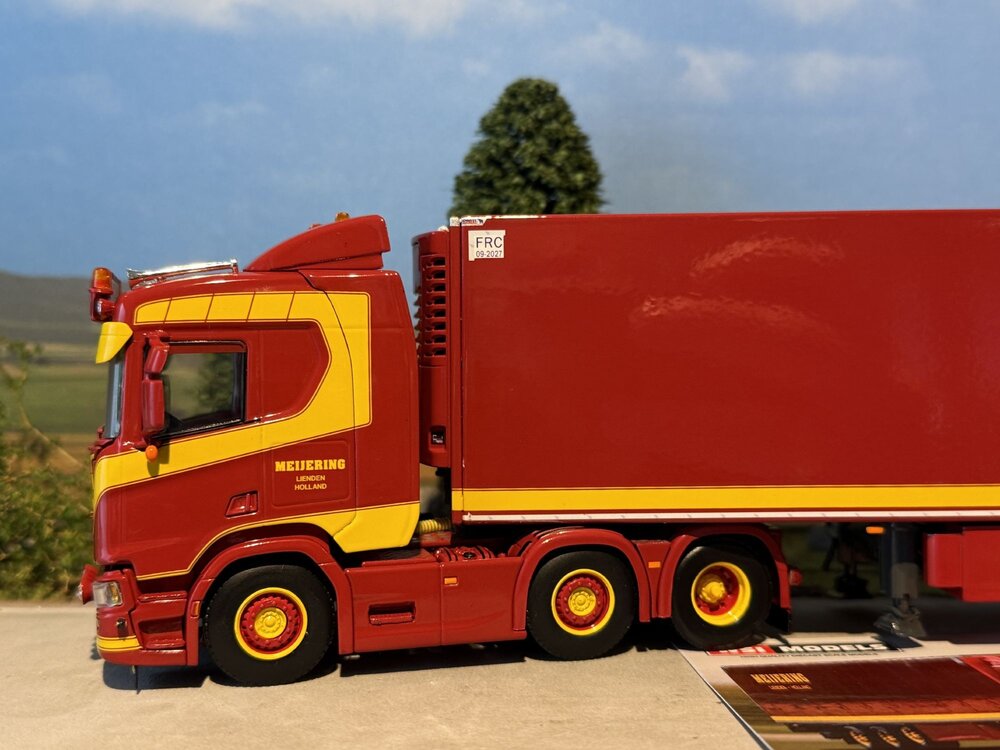 WSI WSI Scania R Normal 6x2 with 3-axle reefer trailer MEIJERING TRANSPORT