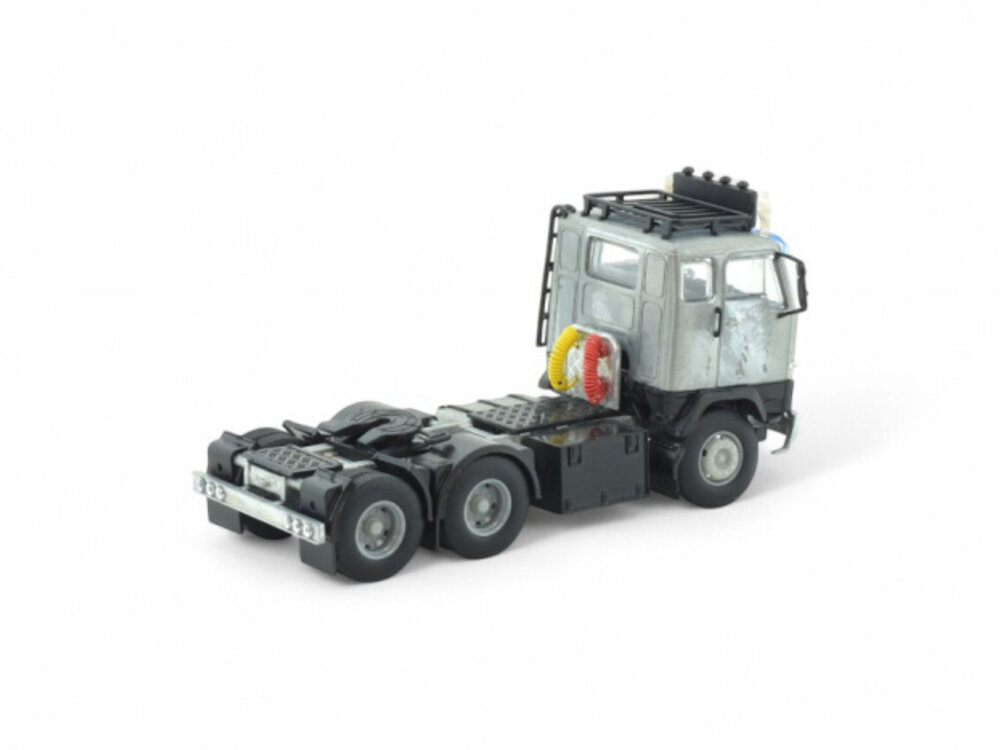 Tekno Tekno Volvo F88 6x2 Tractor Kit