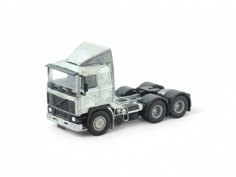 Tekno Tekno Volvo F16 Low cab 6x2 Tractor Kit